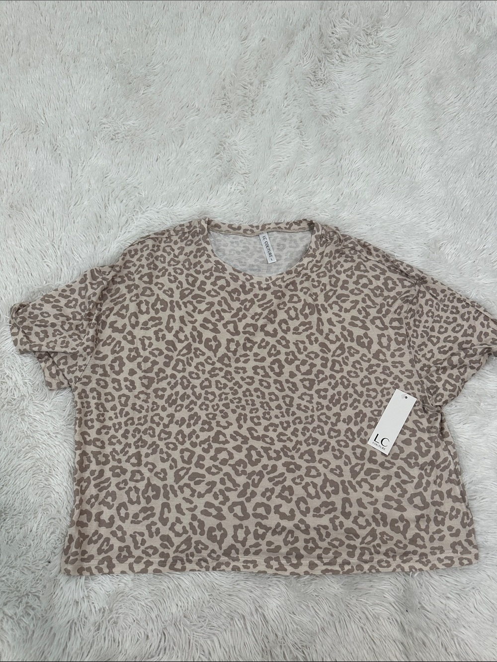 😊 NWT LC Couture Cropped T-Shirt